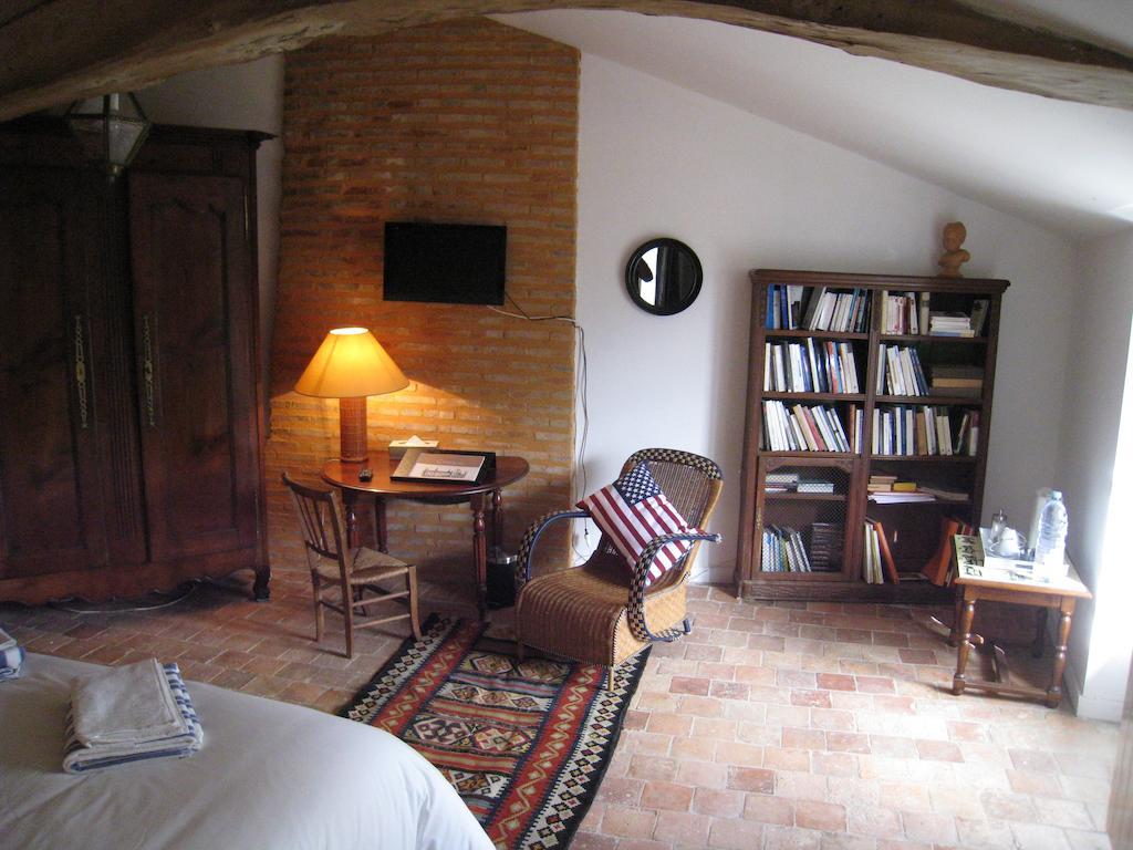 Le Logis Des Tourelles Beaupréau-en-Mauges Room photo